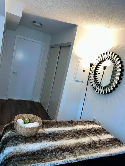 Luxurious Condo In The Center Of Downtown Toronto Exteriör bild