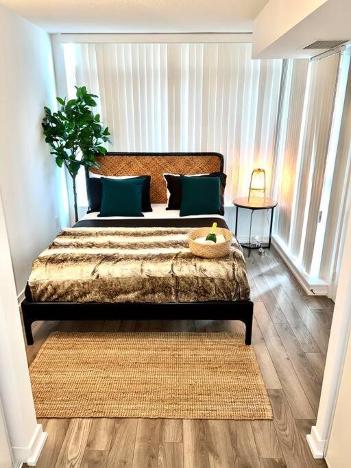Luxurious Condo In The Center Of Downtown Toronto Exteriör bild