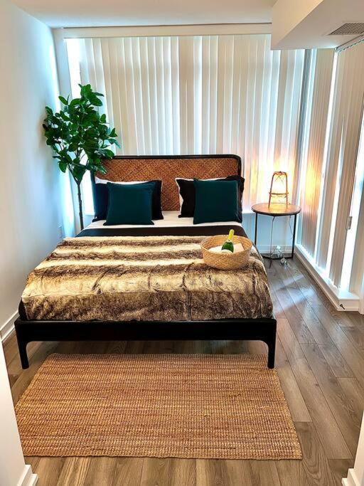 Luxurious Condo In The Center Of Downtown Toronto Exteriör bild