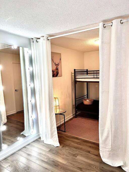Luxurious Condo In The Center Of Downtown Toronto Exteriör bild