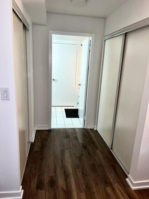 Luxurious Condo In The Center Of Downtown Toronto Exteriör bild