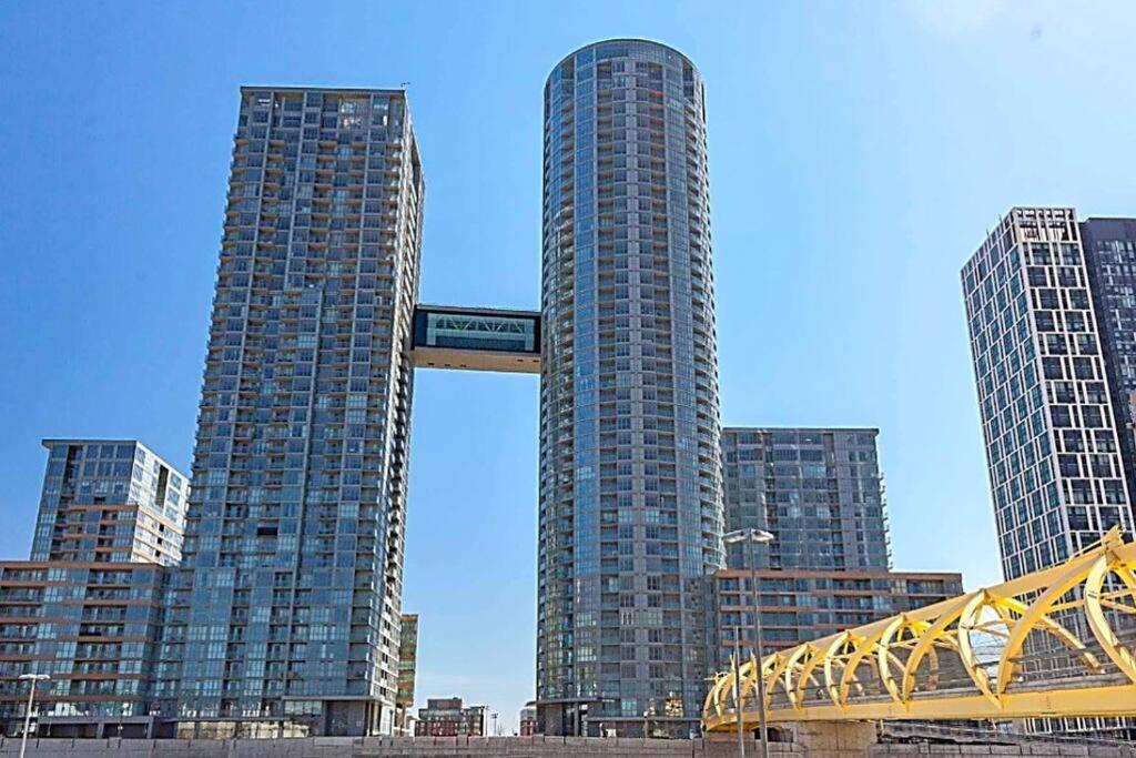 Luxurious Condo In The Center Of Downtown Toronto Exteriör bild