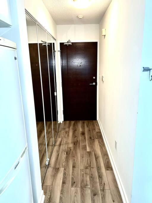 Luxurious Condo In The Center Of Downtown Toronto Exteriör bild