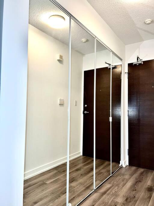 Luxurious Condo In The Center Of Downtown Toronto Exteriör bild